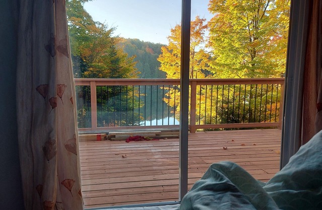 Relax at cozy 3-Bedroom cottage on the lake
