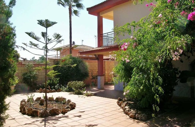 RELAX, BEACH, NATURE… !. INDEPENDENT CHALET WITH GARDEN, AIR CONDITION, WIFI.