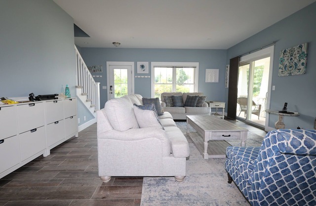 Relax by Lake Michigan within a 5-min stroll