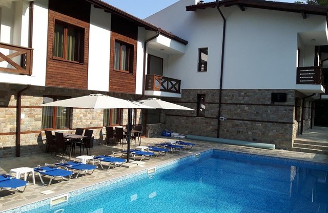 Relax Houses