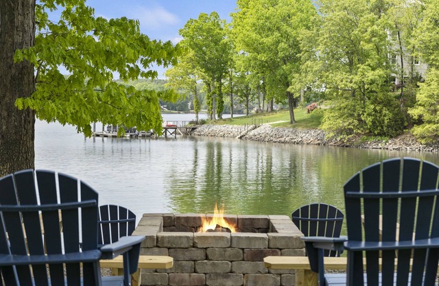 Relax on Riverbend - Ideal Lake Norman getaway for up to 15 Guests