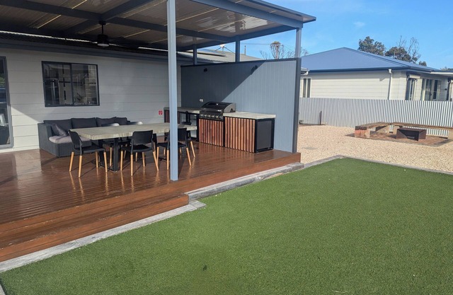 Relax on Royston - Dog friendly, short walk to the beach!