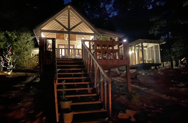 Relax & Recharge @ Cottonwood Cabin-Lookout Mountain/Mentone Brow-front Retreat
