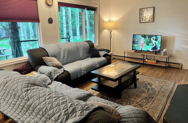Relax & Unwind at Urban Hideaway