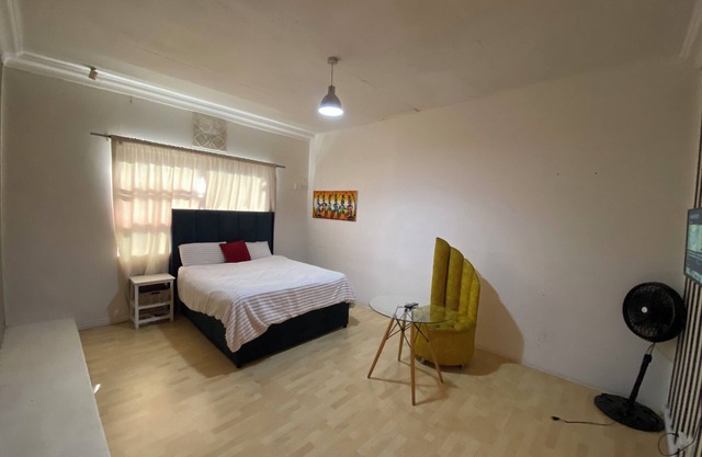 Relax & Unwind in Parow North !
