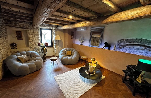 Relaxante Maison en Pierre 1800 Centre Historique Collias