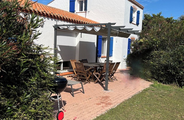 Relaxation and fishing at the Gois, beautiful property with sea view (100m)