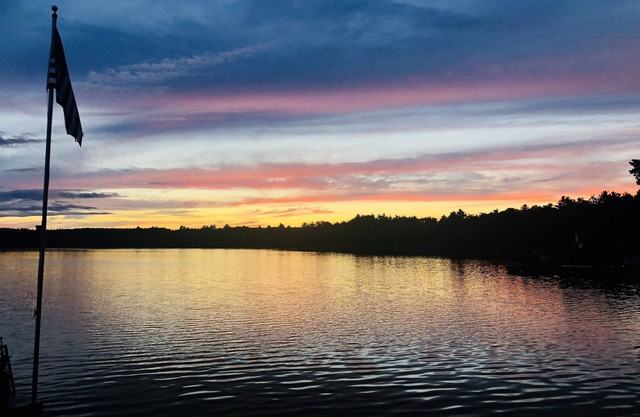Relaxation and Fun Await at The Lakewood Lodge on Twin Lake