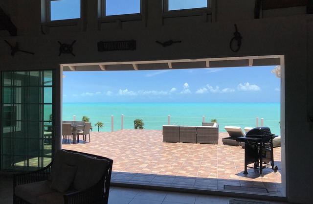 Relaxed Exclusivity/Family Favorite - As seen on HGTV