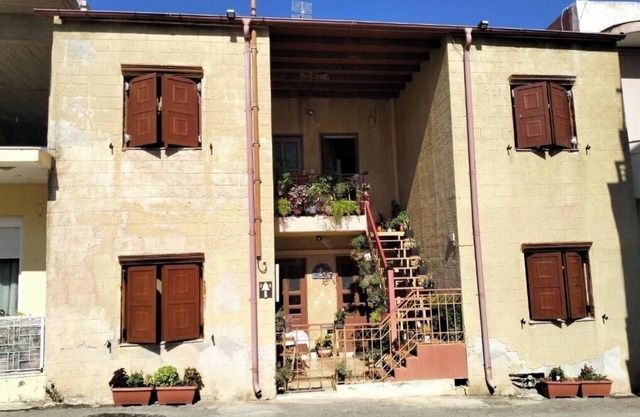 Relaxed Stay Near Rhodes Airport – Balcony, WiFi & More