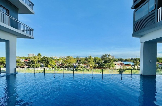 Relaxing 2-BR Condo with Pool and Playground
