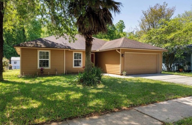 Relaxing 3 Bedroom Home With Hot Tub