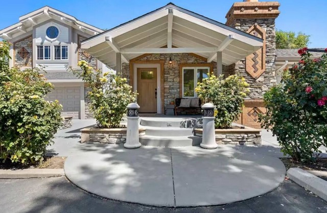 Relaxing 3BD 2BA Home in Walnut Creek with a Fireplace, Stocked Kitchen & More.