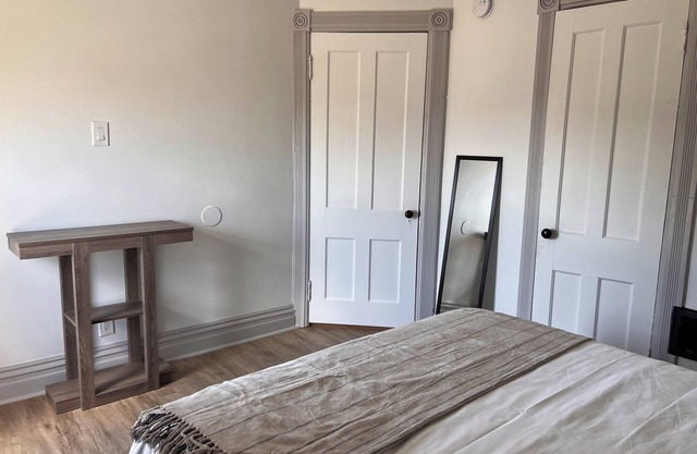 Relaxing 4 bedroom walk to the falls sleeps 8n