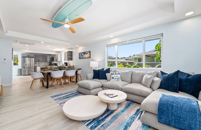 Relaxing 5bd/3ba Kailua Home Just Steps from Kailua Beach with Wifi and A/C