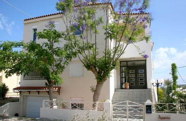 RELAXING APARTMENT NEAR SANDY BEACH