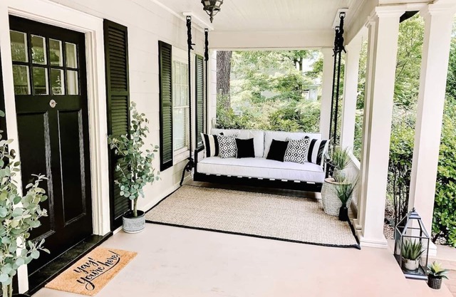 *Relaxing & Elegant* < 5 min to HPU & Market, Sleeps 8