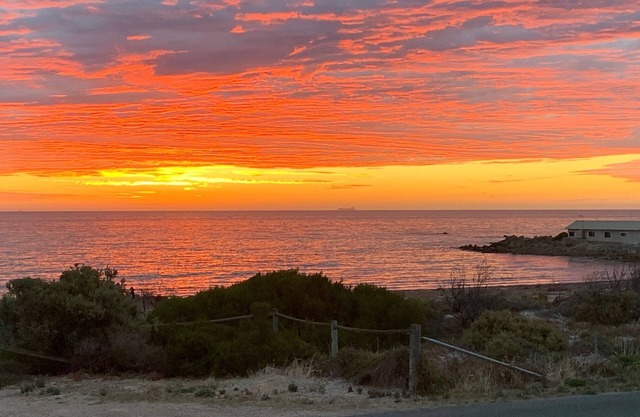 Relaxing family holiday home, just a stones throw from the beach