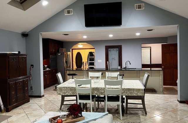 Relaxing family get away home! Just 30 min from beach and casinos.