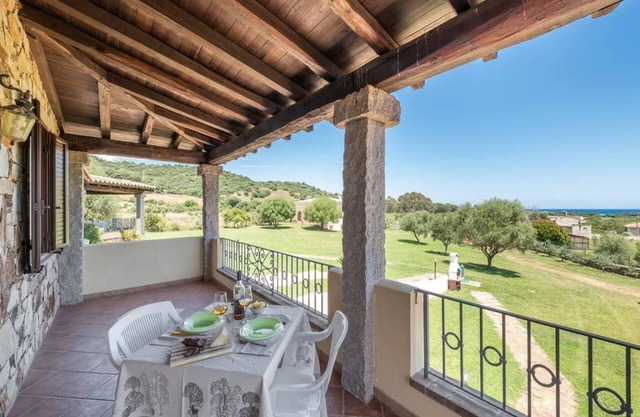 Relaxing holiday home near La Caletta beaches