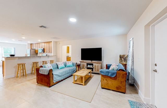 Relaxing home with patio, W/D, full kitchen, & Pack-N-Play - golf nearby