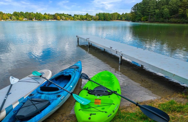 Relaxing Lake Vibes Before Fall Arrives +Hot Tub