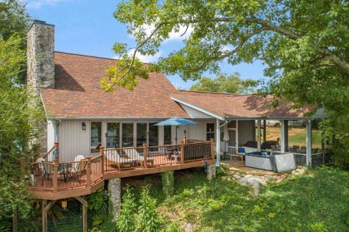 Relaxing Lakefront Retreat w/Hot Tub & Dock