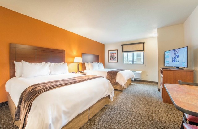 Relaxing North Aurora Stay | Pet-Friendly, Kitchen & Free Parking