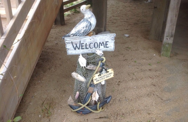 Relaxing OBX Cottage, Expansive Decks, Room To Stretch Out And Get Aweigh