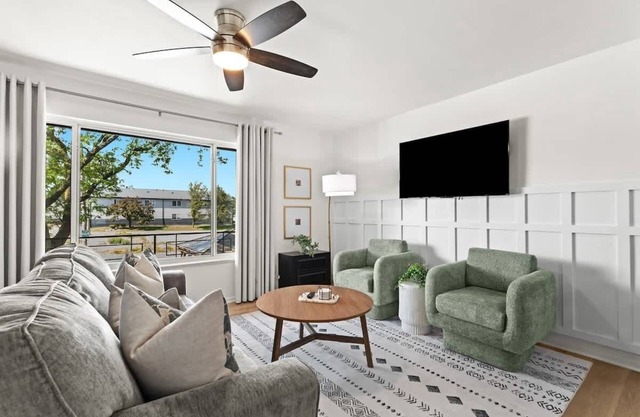 Relaxing One-Bedroom Retreat | King Bed | Royal Oa