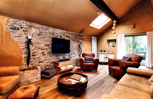 Relaxing Retreat Near Forests