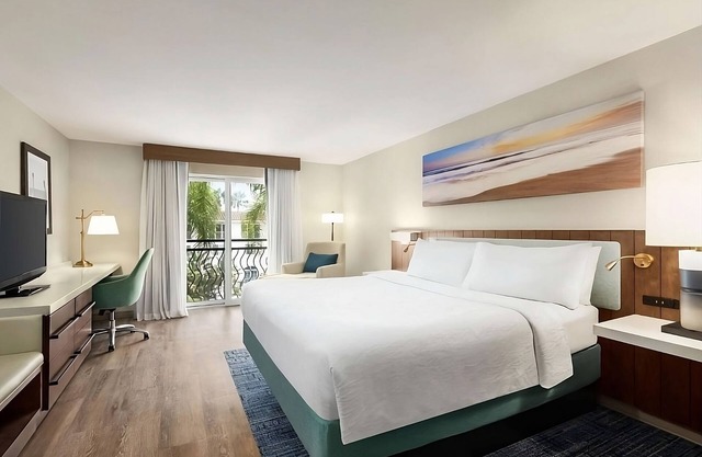 Relaxing Stay in Carlsbad! Pets Allowed, Pool! Minutes to Legoland California!