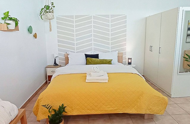 Relaxing Studio Apt, 1 min to Highway, Parking