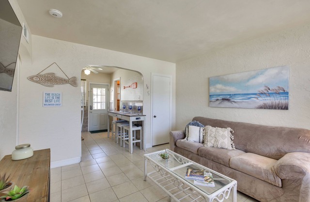 Relaxing Wildwood Crest Retreat w/2 Patios!