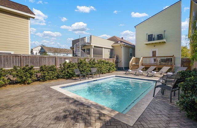 Remarkable Superdome Group Home w/Heated Pool, Parking, Patio, 8 Beds & 5 Baths