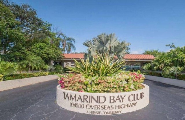 Remodeld 2-bedroom condo with boat dock in charming Key Largo with AC, WiFi