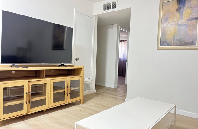 remodeled 2 br apt with AC, washer and dryer