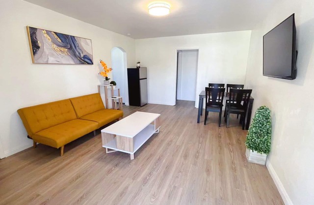 Remodeled 2B1B w/Free Parking (Prime Location)