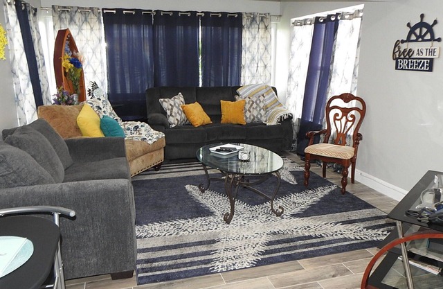 Remodeled 4 bedroom - 5 beds 2 full baths house 10 miles to Ft. Lauderdale beach