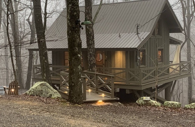 Remodeled Cabin near DeSoto State Park and Downtown Mentone
