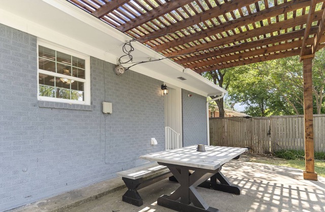 Remodeled COZY 3-Bedroom Home with SPACIOUS Outdoor Patio