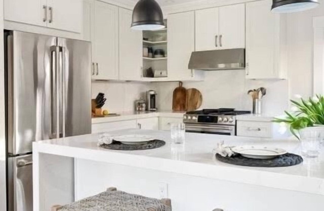 Remodeled Downtown Cottage