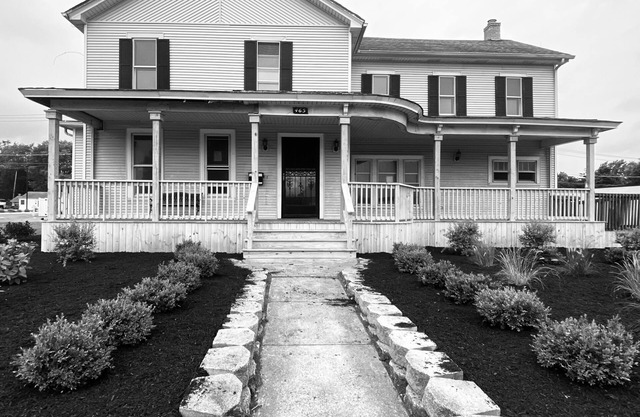 Remodeled Historical Home In Bourbonnais.