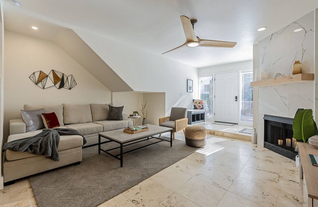 Remodeled Luxury Condo with Heated Pool, Spa and Hiking Trails Nearby!
