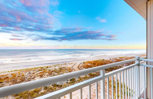 Remodeled, oceanfront condo with balcony, sunrise views, WiFi & W/D