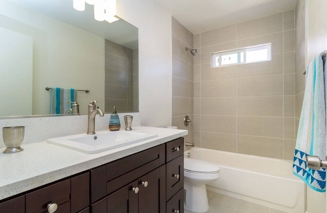 Remodeled Private 3BD, Hot Tub Woof Woof and Parking