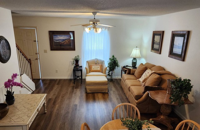 Remodeled Townhouse Close to Greeneville, Tusculum and Jonesborough.