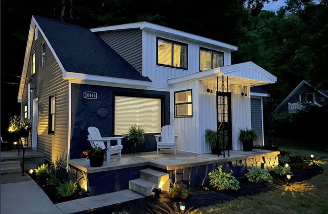 Remodeled Traverse City Home - Lake View-Golf and Wineries