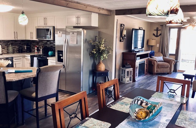 Remodeled Vacation Rental in Long Beach min to town/walking distance to beach