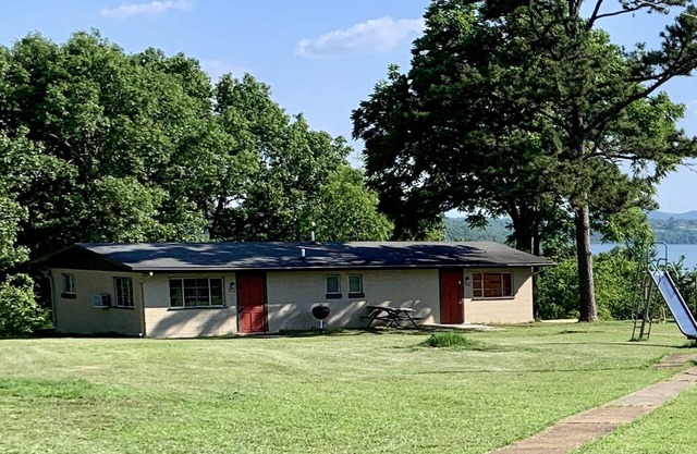 Remote Get Away! - Renovated 3 Bedroom Cabin on Bull Shoals Lake.